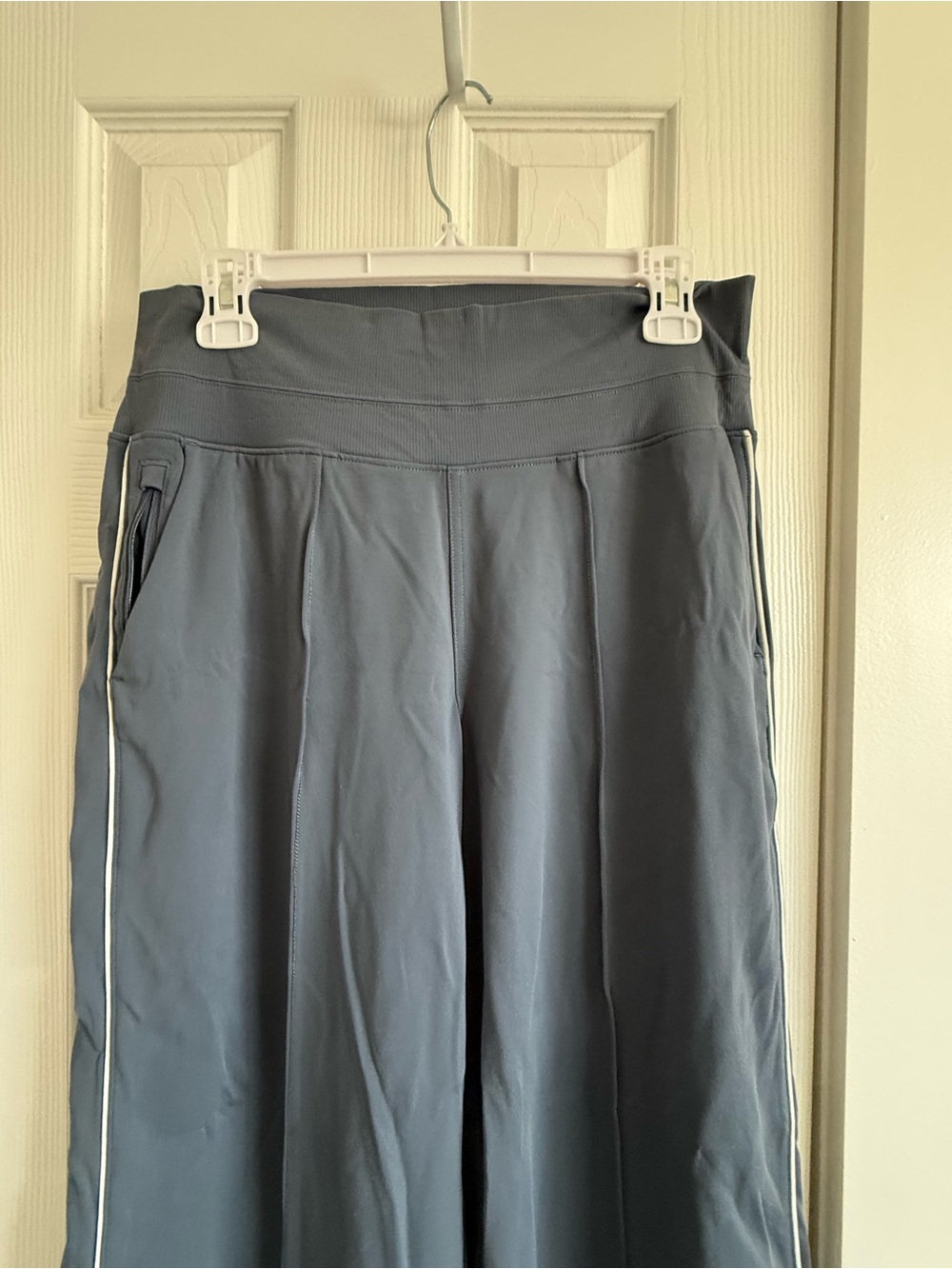 Athleta Venice High Rise Track Stripe Wide Leg Pant In Granite - Picture 3 of 5